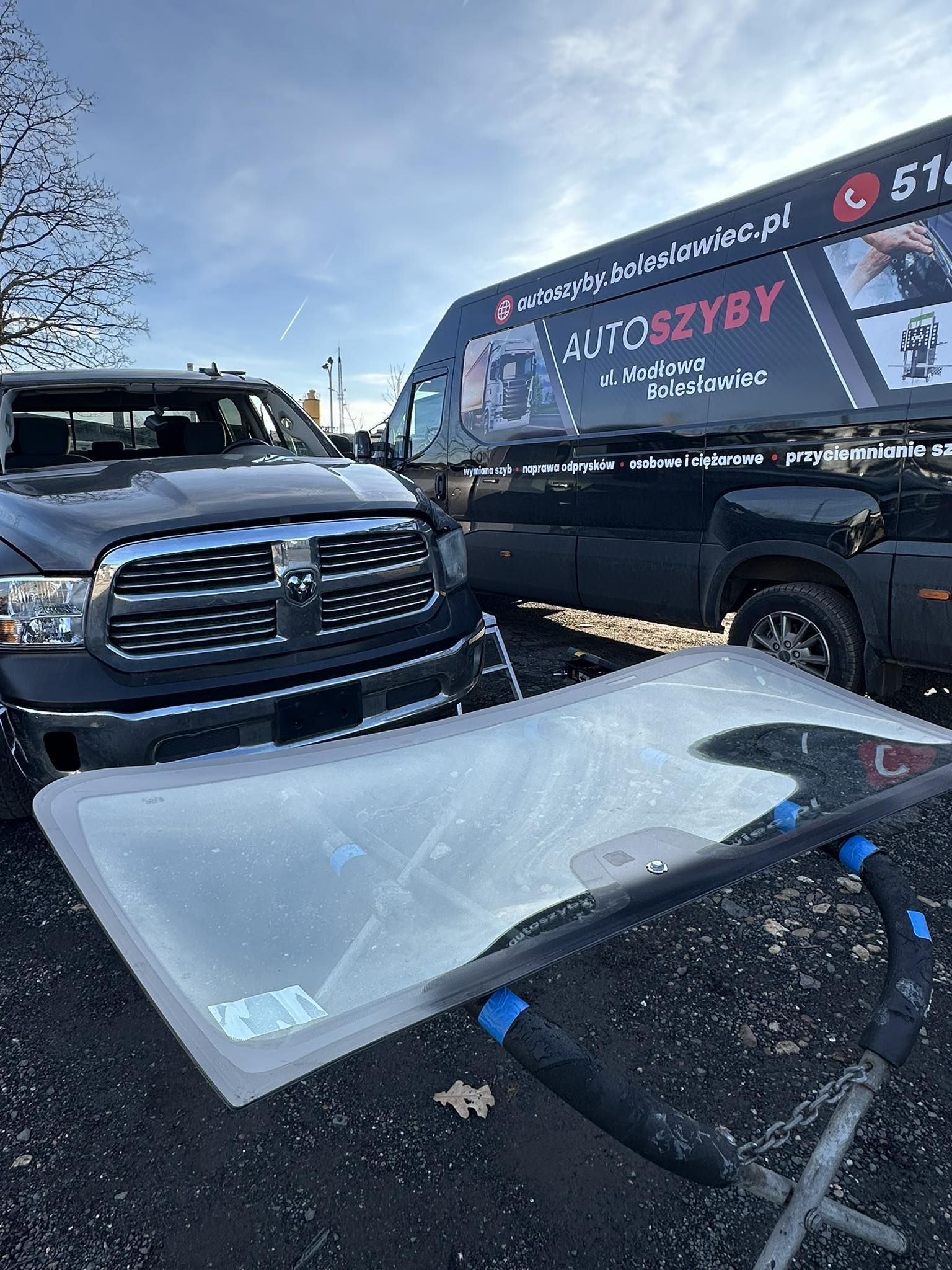 Mobilna wymiana szyb – dojazd do klienta